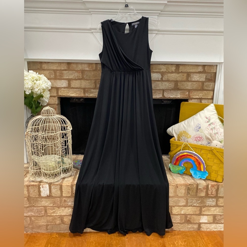 A Pea in the Pod Formal Long Maxi Dress (Black) - Size Small Maternity